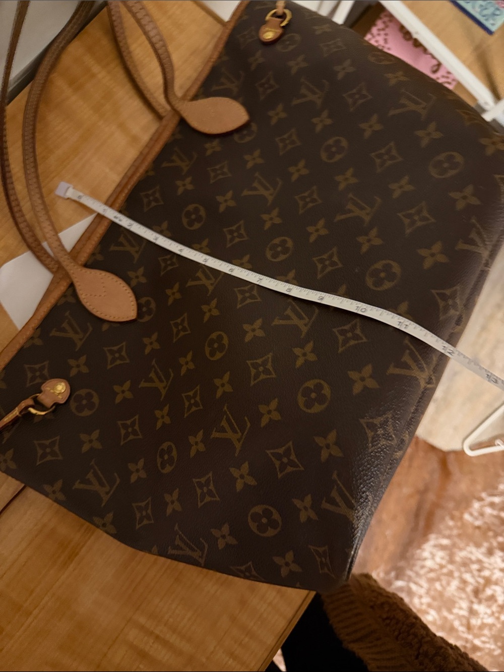 Authentic Louis Vuitton Monogram Canvas Tote with Tan Trim - Picture 10 of 11